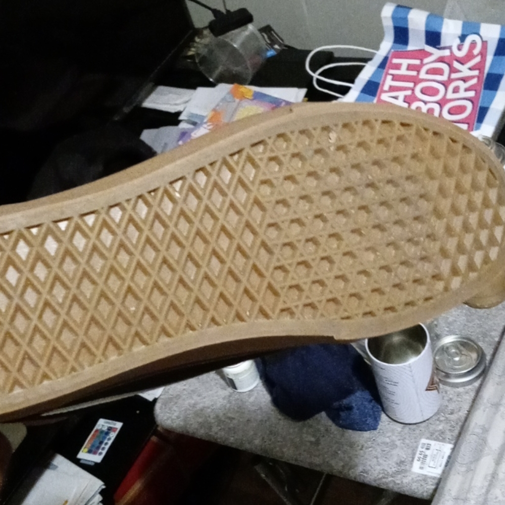 Vans - Picture 2 of 2